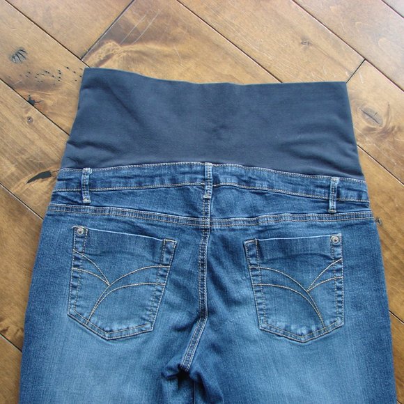 Thyme Maternity Denim Jean Shorts Stretch Band Waist Size Medium - Picture 12 of 15